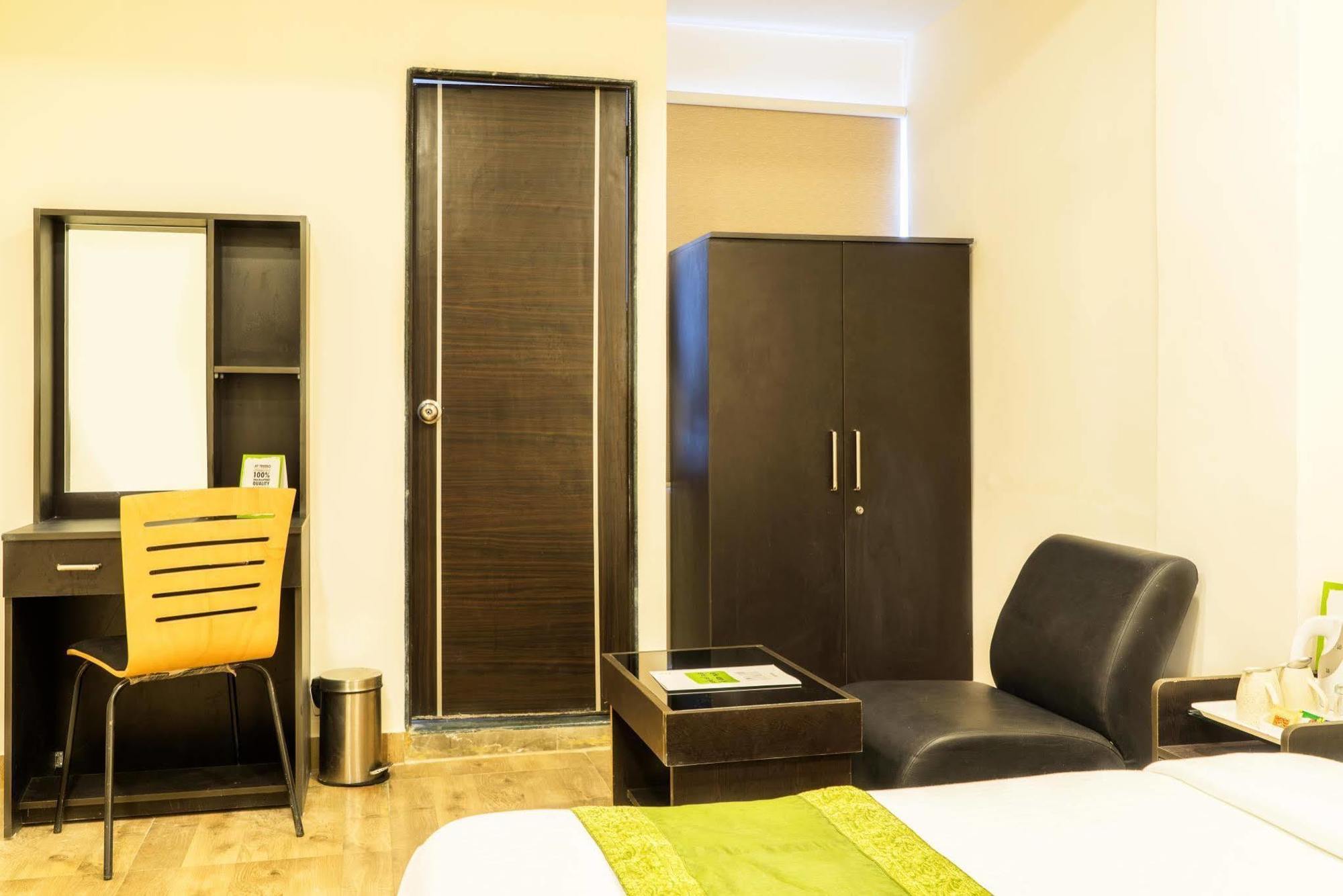 Hotel Rajdeep Inn Ahmedabad Exterior foto